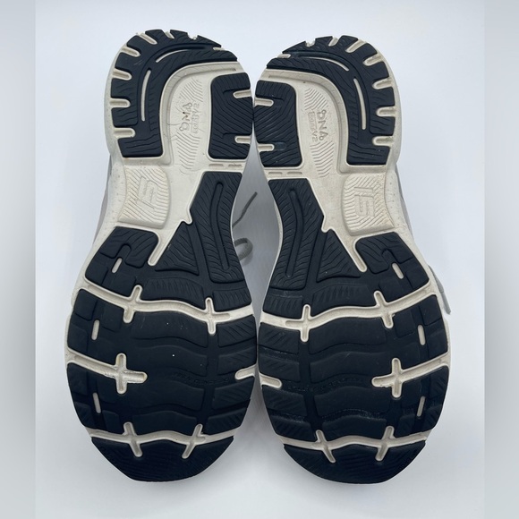 Athletic_Shoes